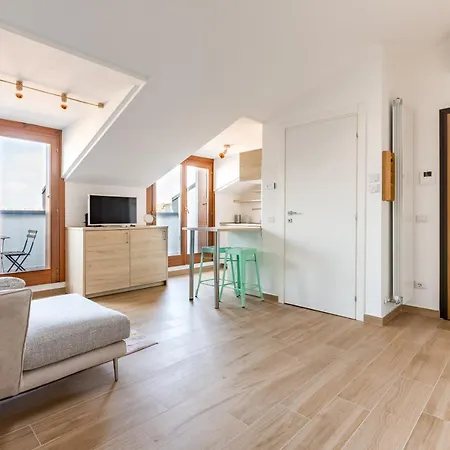 Cozy W/parking 5 Min Walk From The Bus Stop Lägenhet *
