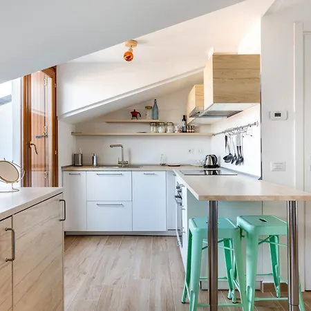 Cozy W/parking 5 Min Walk From The Bus Stop Lägenhet *