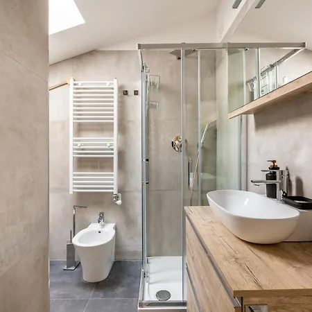公寓 Cozy W/parking 5 Min Walk From The Bus Stop