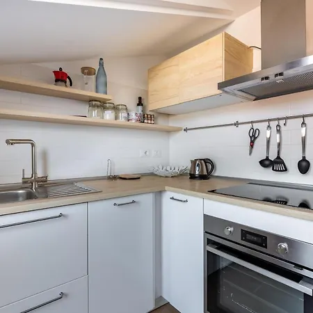 Lejlighed Cozy W/parking 5 Min Walk From The Bus Stop Milano